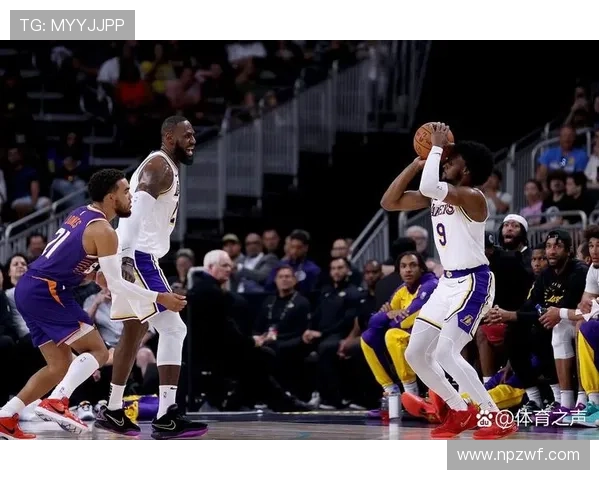 詹姆斯领衔湖人季前赛首战大胜 2025赛季新星崛起引关注