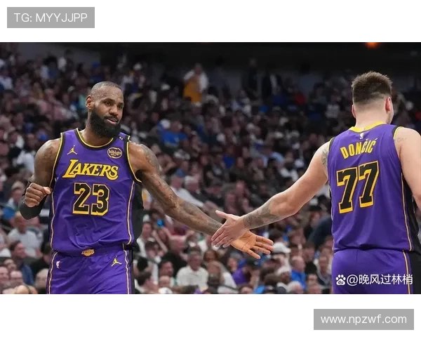 詹姆斯赛季首战状态回暖 湖人迎来连胜势头追平火箭历史纪录